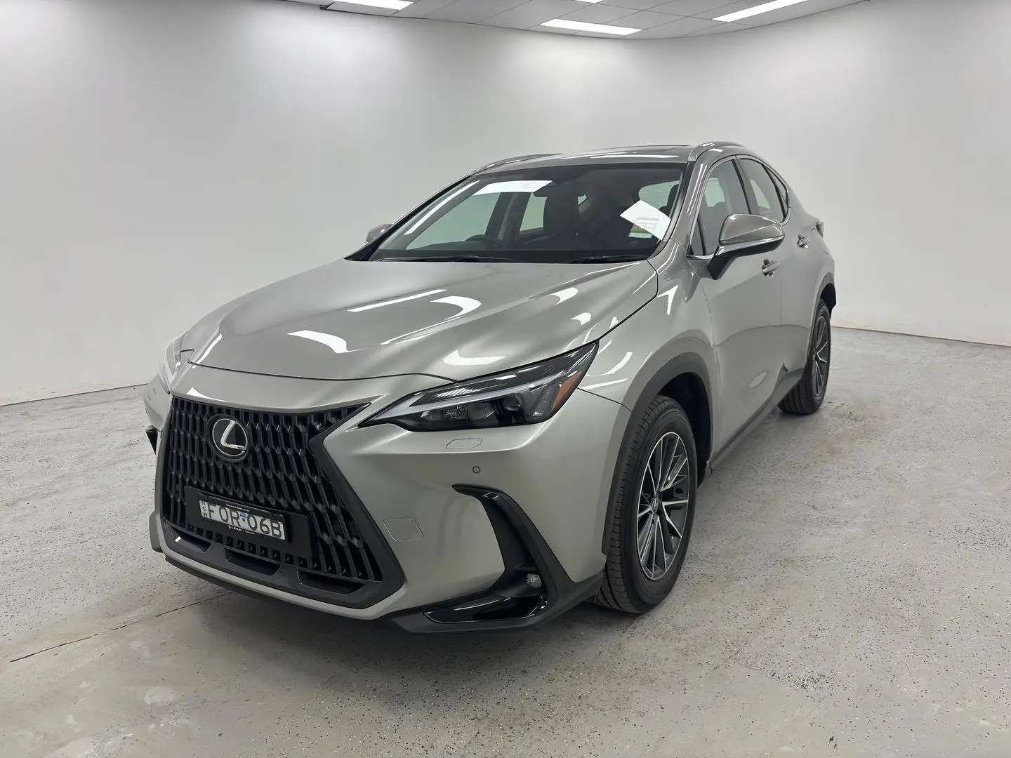 2025 Lexus NX Gallery Image 7
