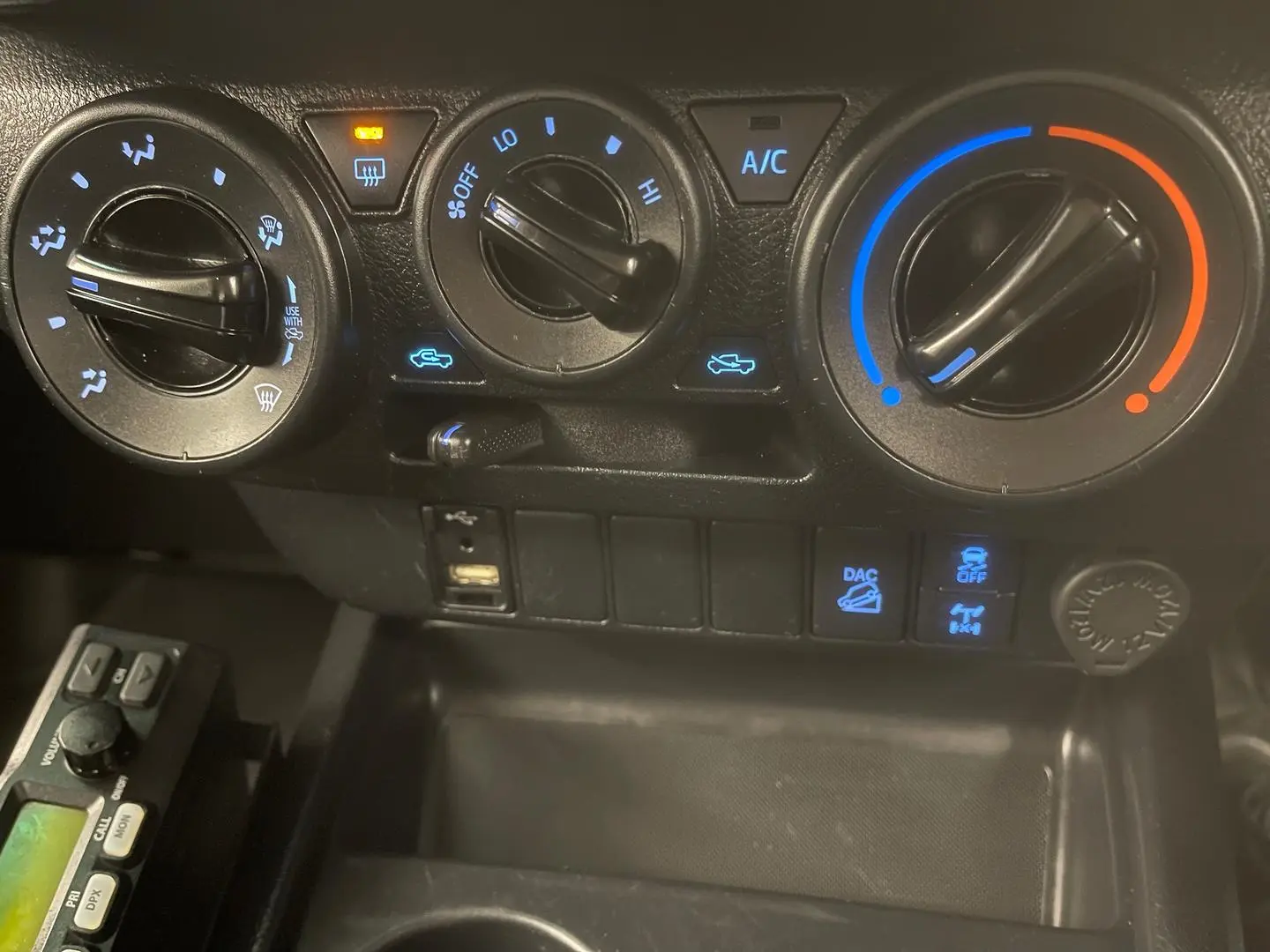 2021 Toyota Hilux Gallery Image 22
