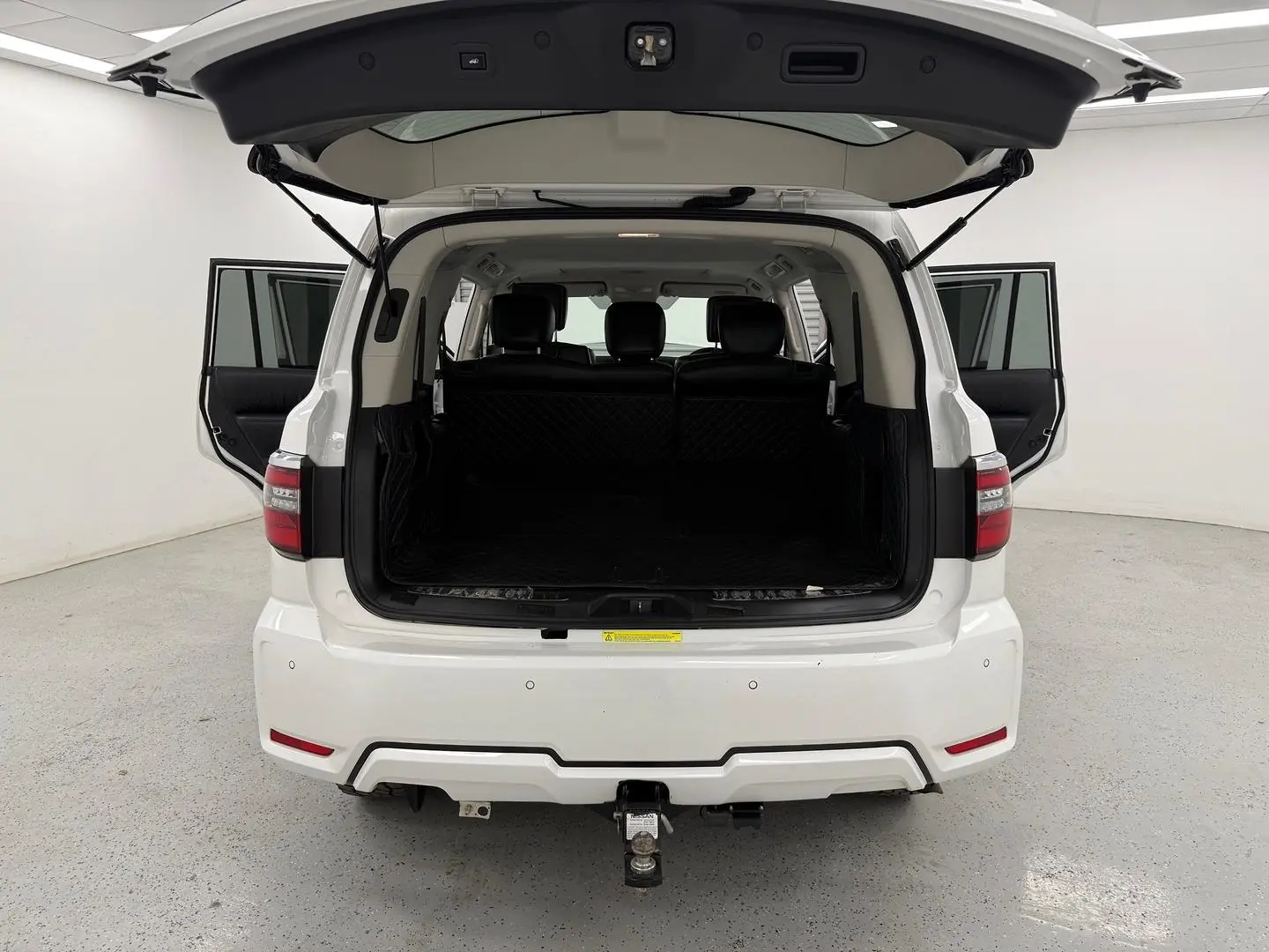 2022 Nissan Patrol Gallery Image 13