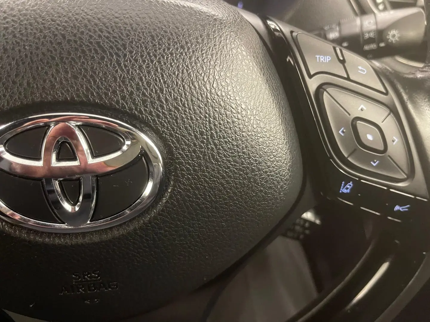 2020 Toyota C-HR Gallery Image 33