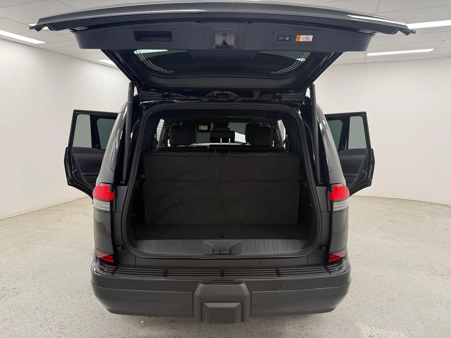 2025 Lexus GX Gallery Image 14