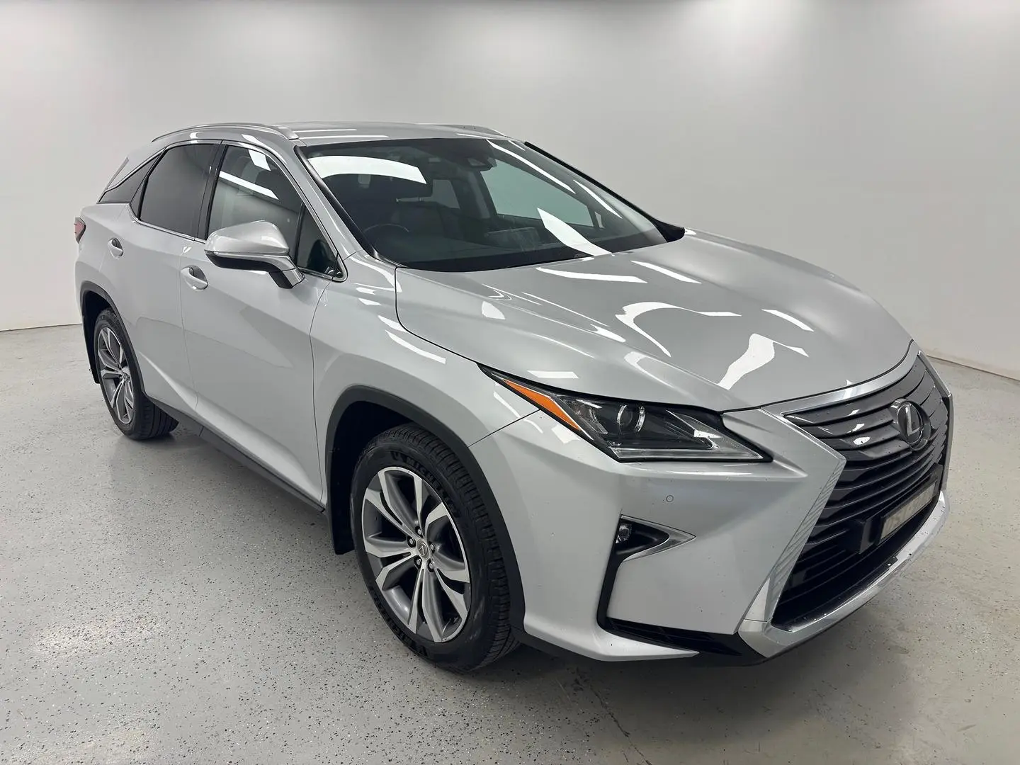 2017 Lexus RX Gallery Image 1