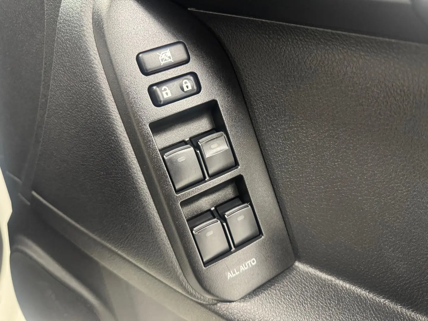2019 Toyota Landcruiser Prado Gallery Image 17