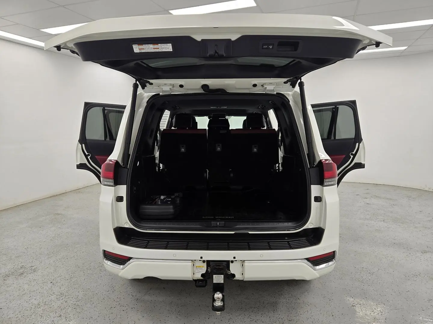 2021 Toyota Landcruiser Gallery Image 11