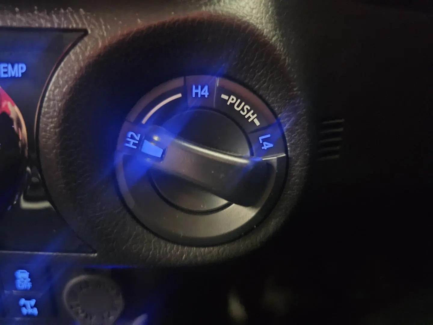 2024 Toyota Hilux Gallery Image 35