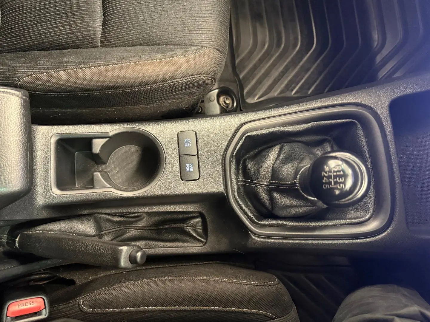 2021 Toyota Hilux Gallery Image 36