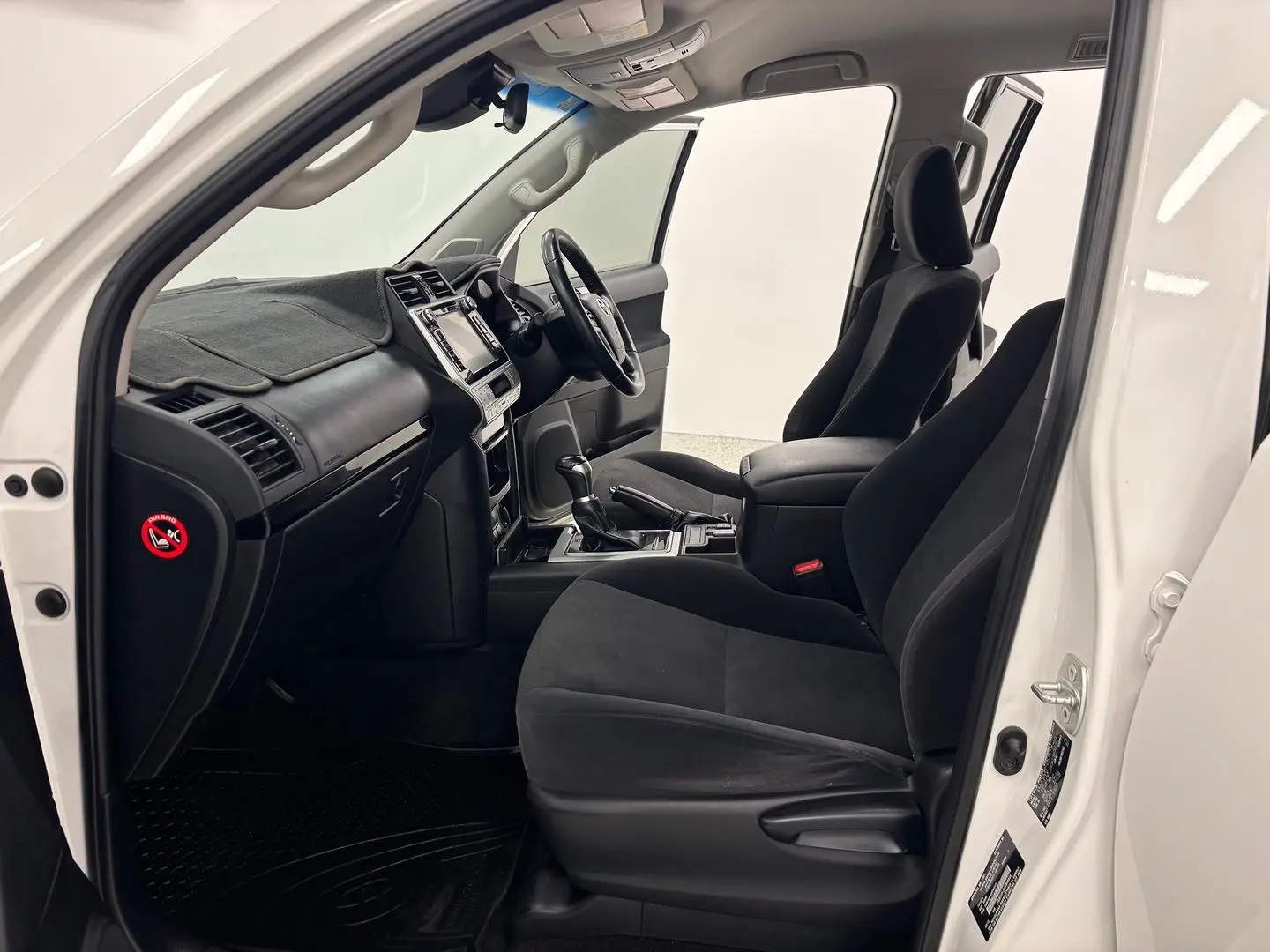 2018 Toyota Landcruiser Prado Gallery Image 18