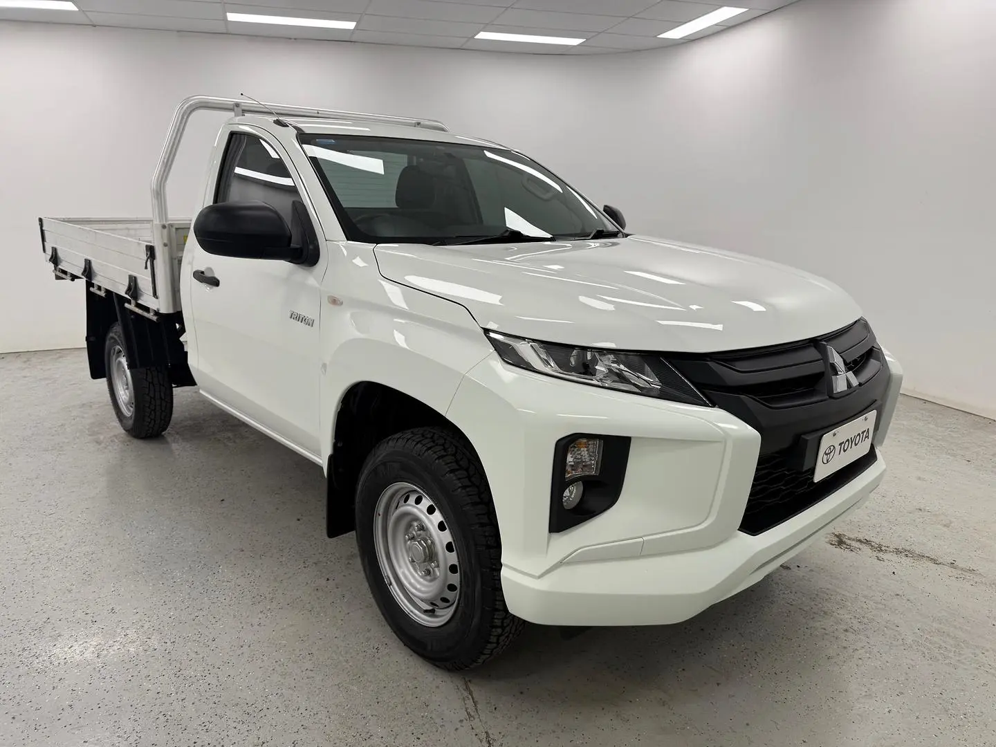 2022 Mitsubishi Triton Gallery Image 1
