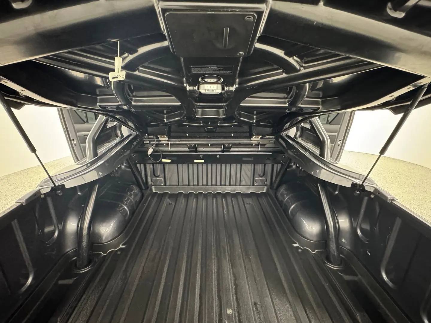 2022 Toyota Hilux Gallery Image 11