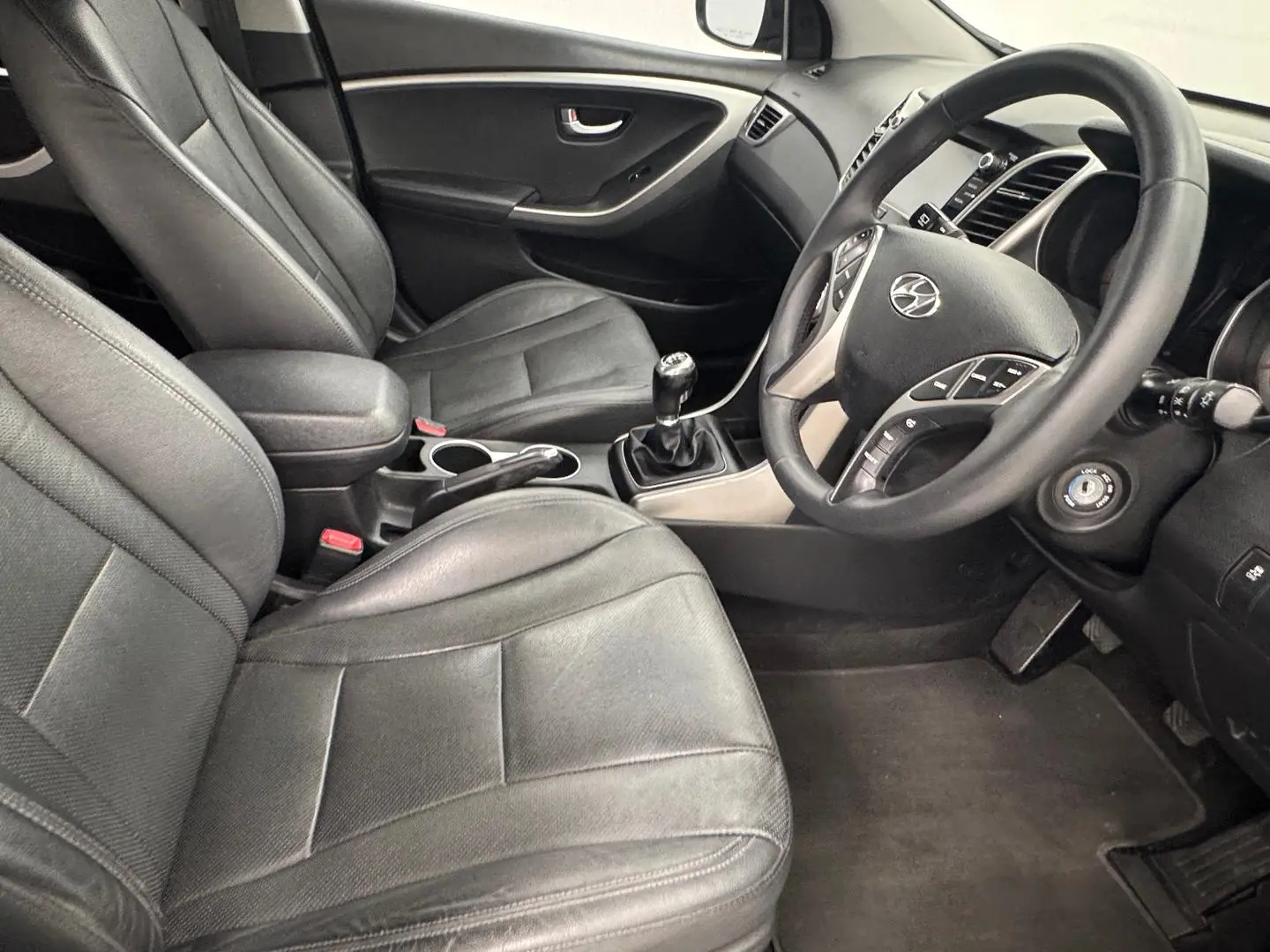 2016 Hyundai i30 Gallery Image 17