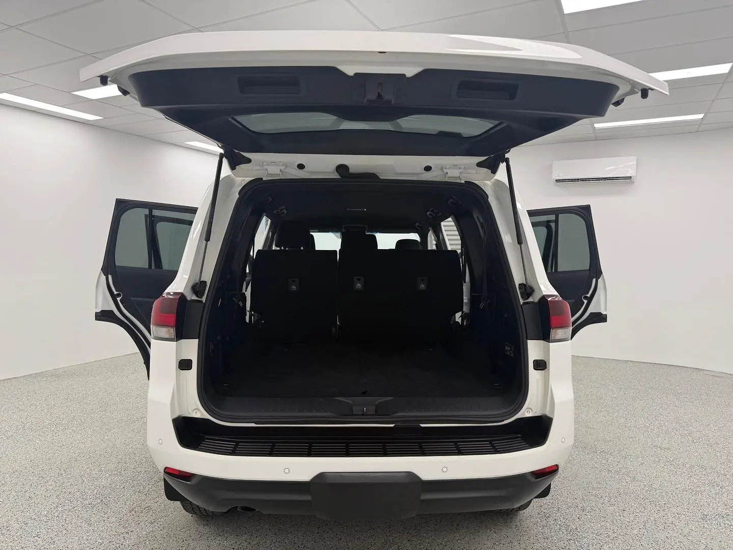 2024 Toyota Landcruiser Gallery Image 14