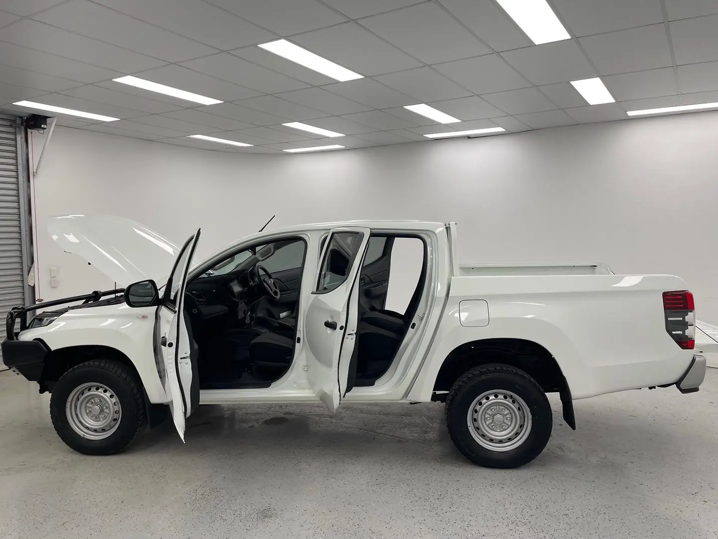 2022 Mitsubishi Triton Gallery Image 13
