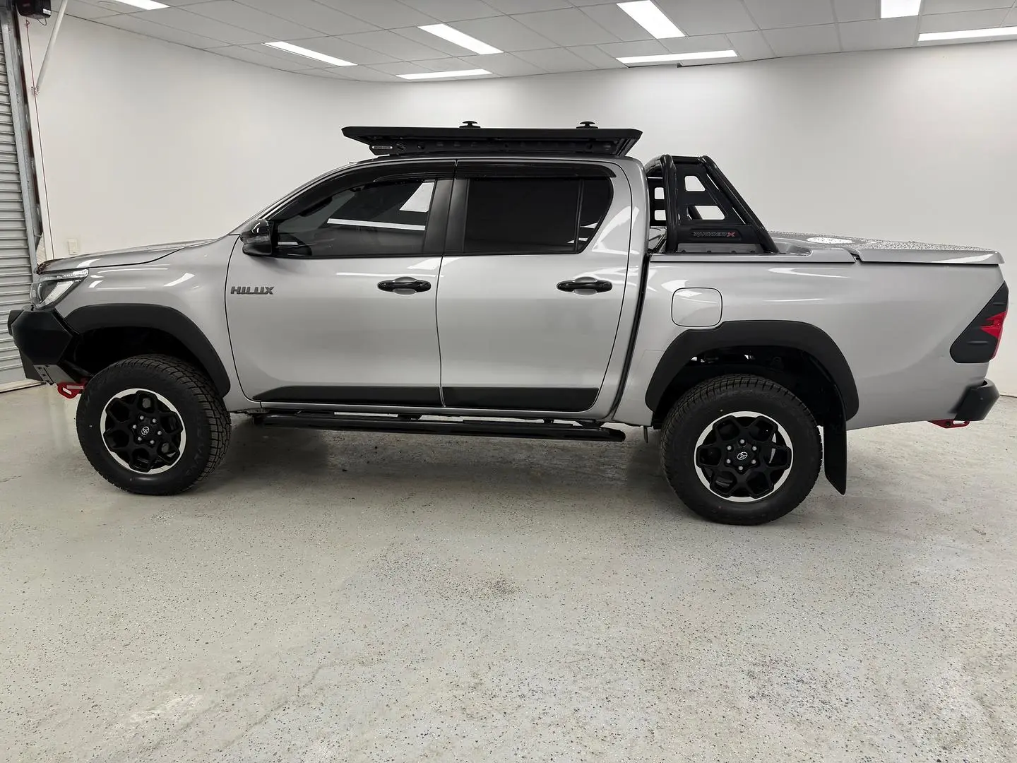 2018 Toyota Hilux Gallery Image 6
