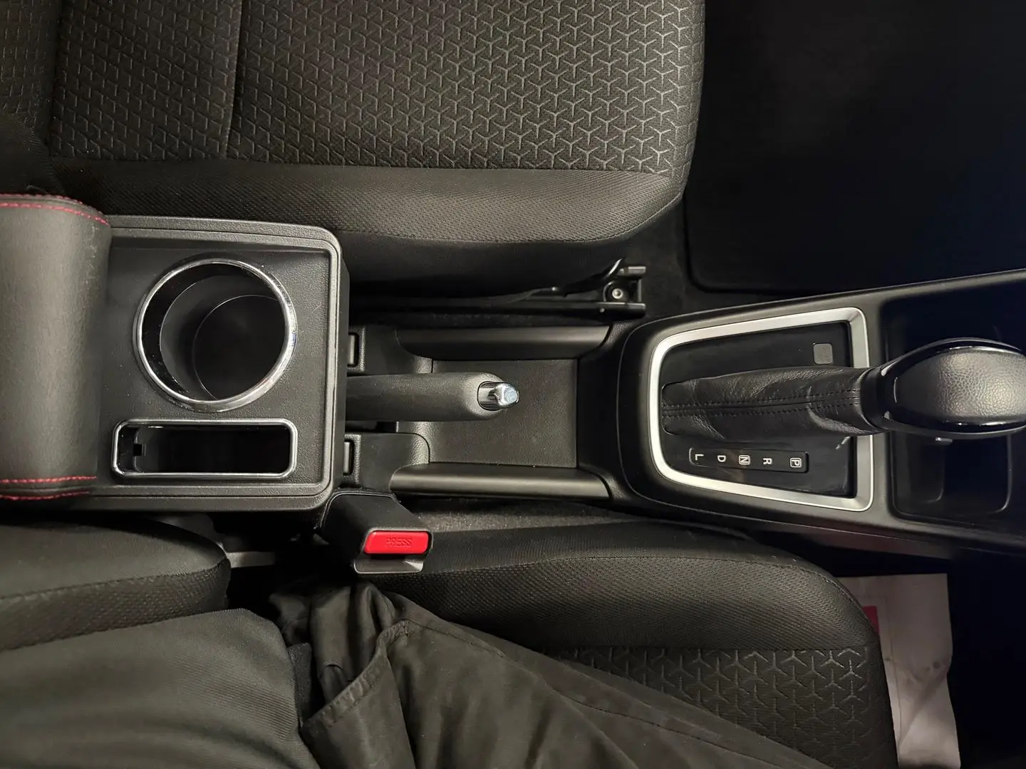 2022 Suzuki Swift Gallery Image 31