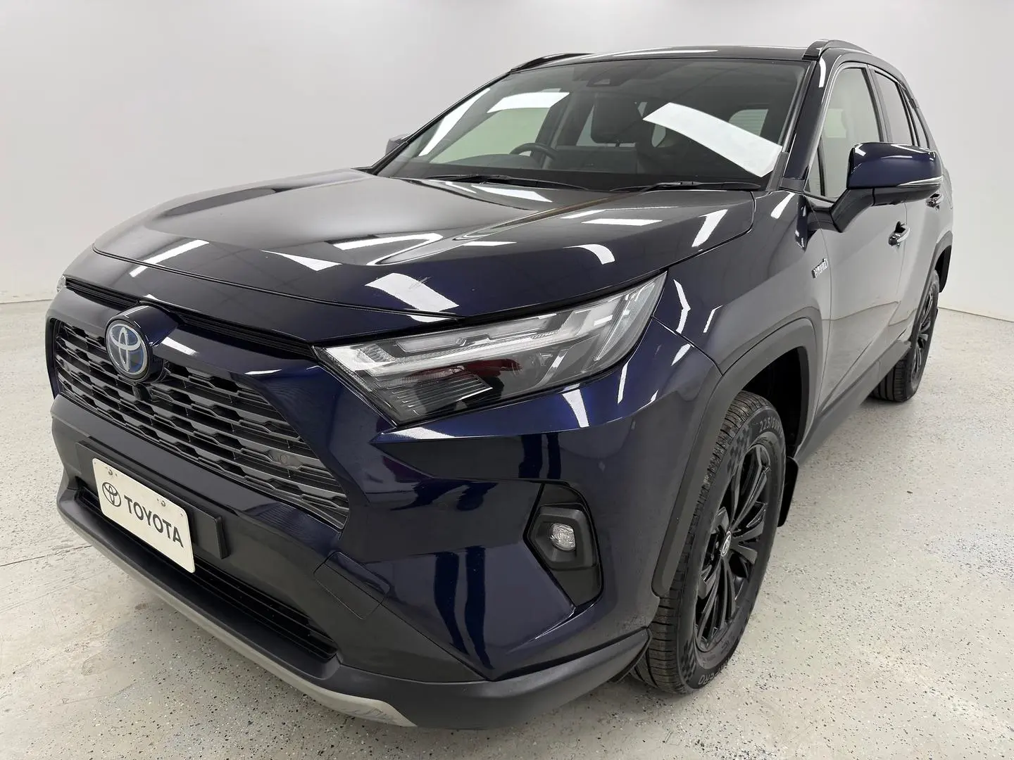2023 Toyota RAV4 Gallery Image 7