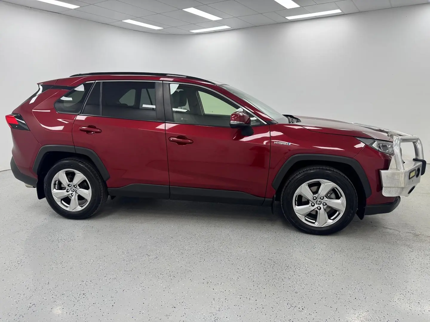 2020 Toyota RAV4 Gallery Image 2