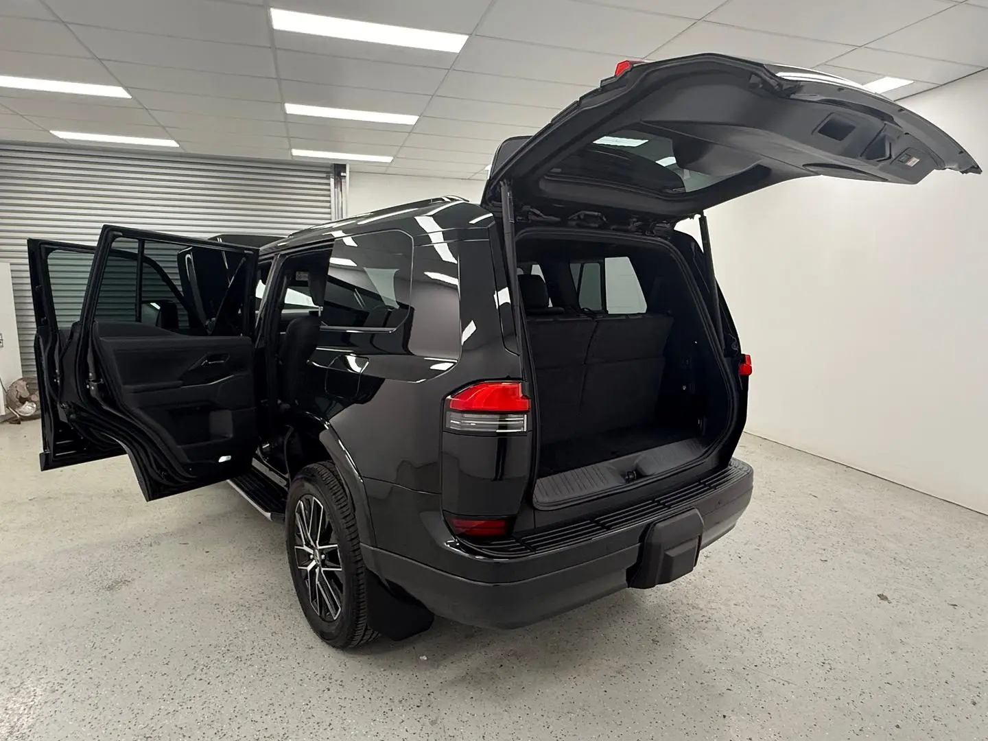 2025 Lexus GX Gallery Image 13