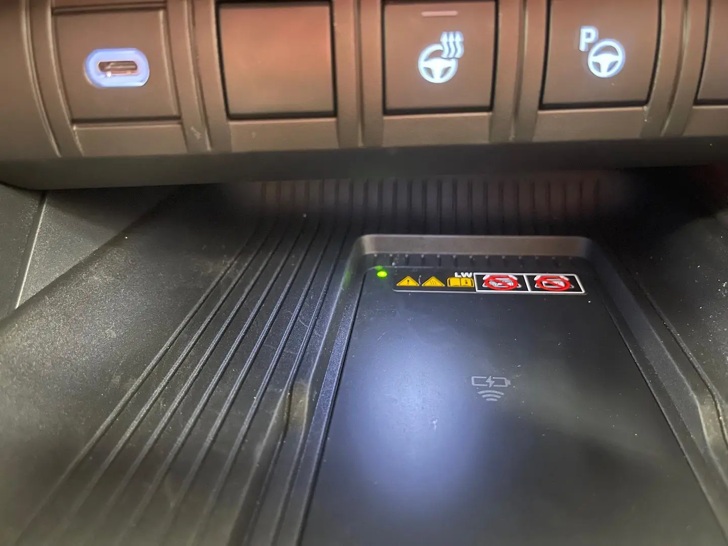 2025 Toyota C-HR Gallery Image 30