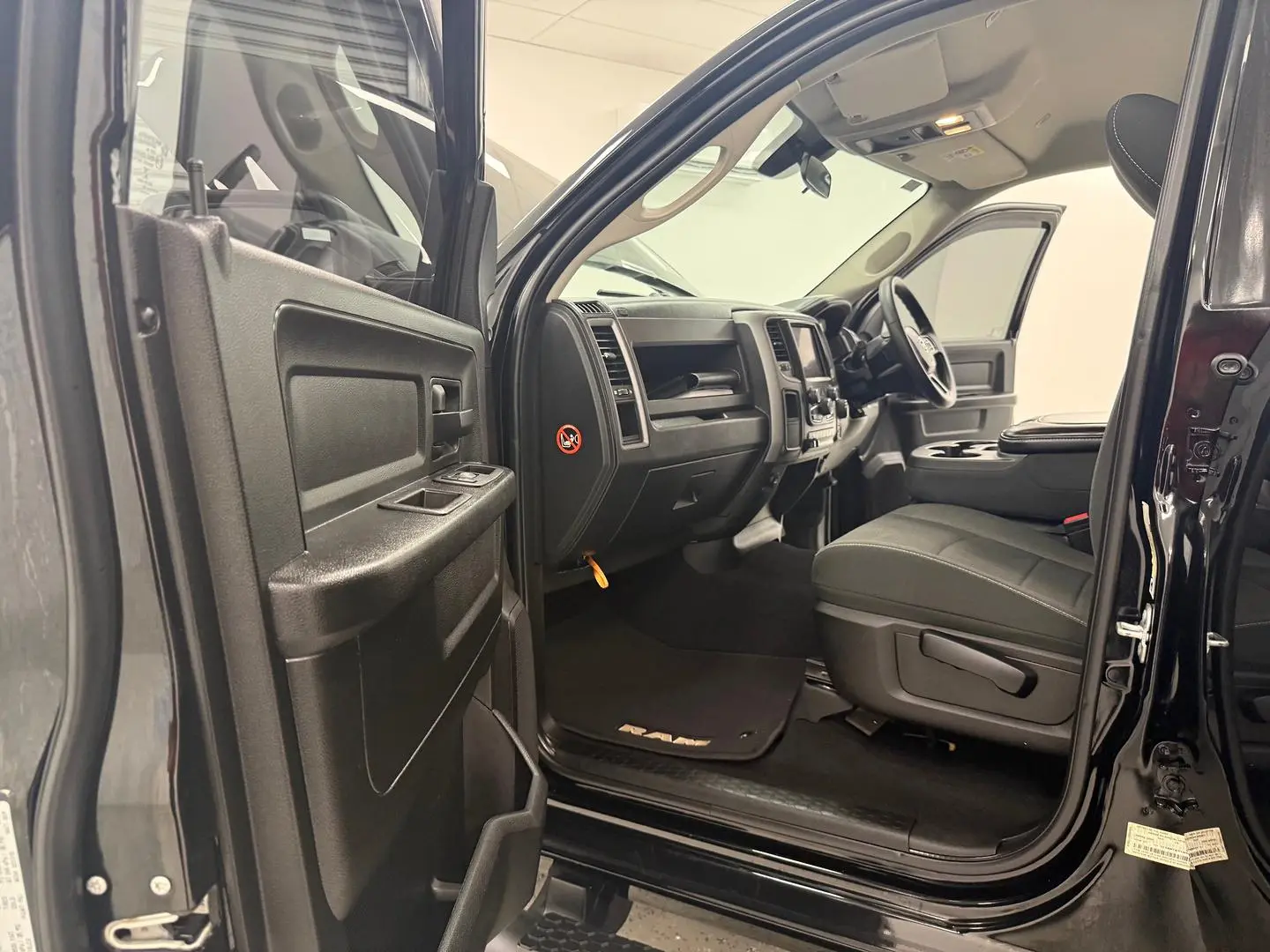 2021 RAM 1500 Gallery Image 10