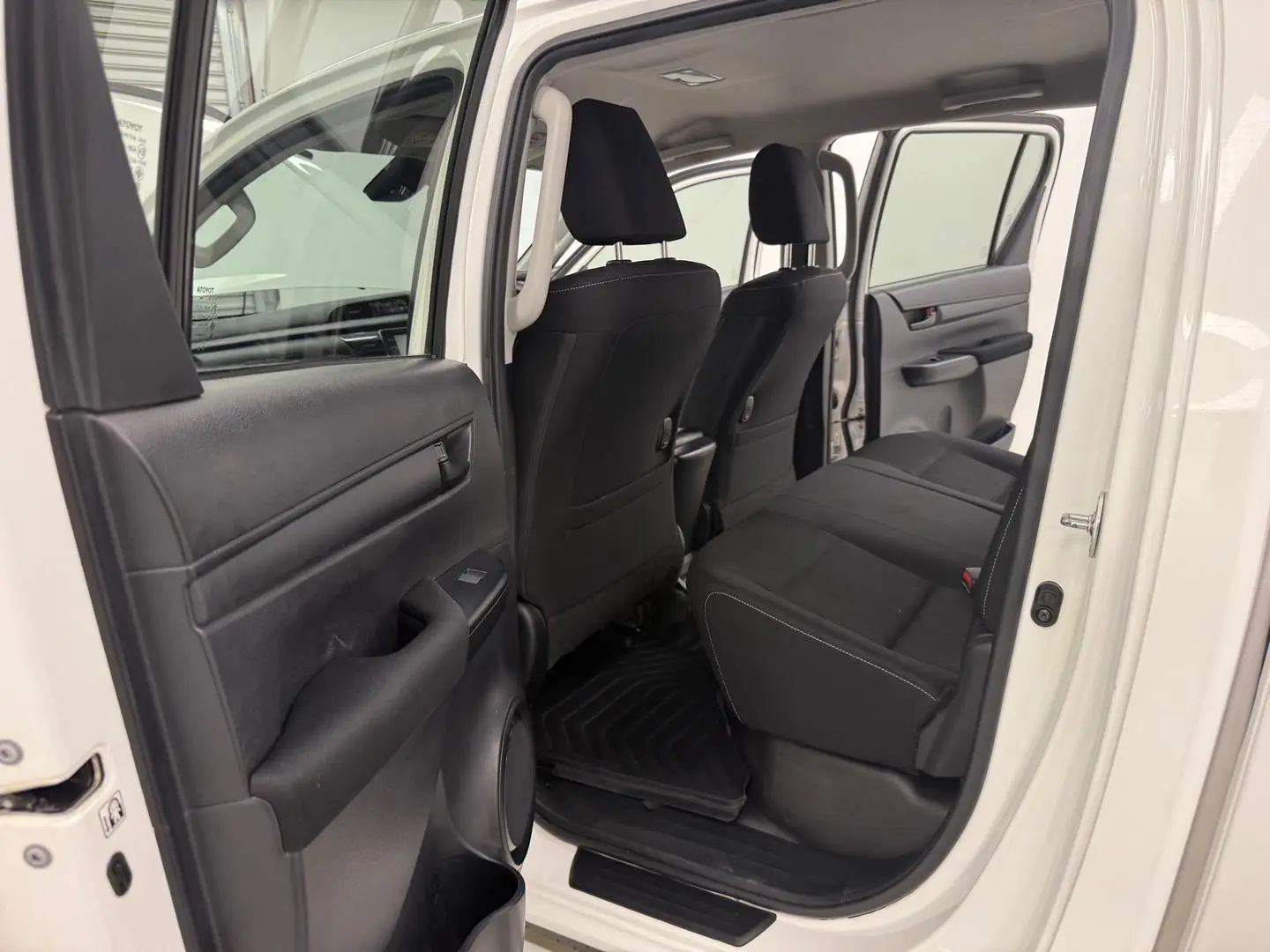 2022 Toyota Hilux Gallery Image 12