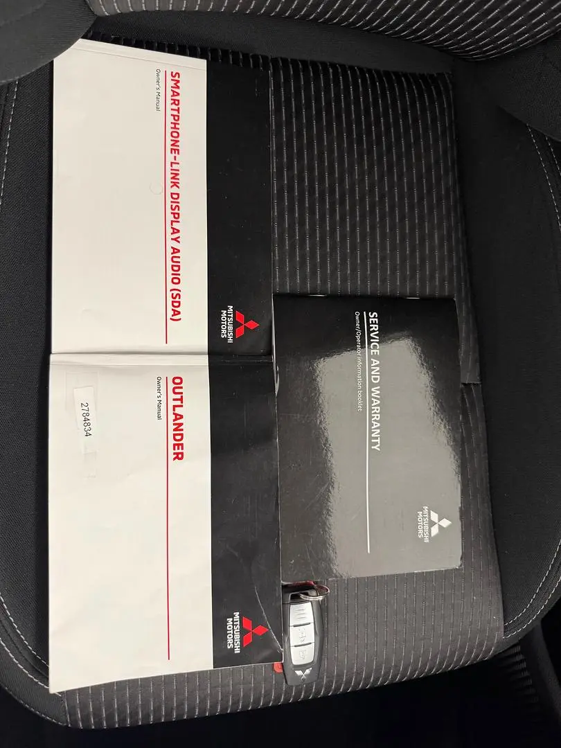 2022 Mitsubishi Outlander Gallery Image 38