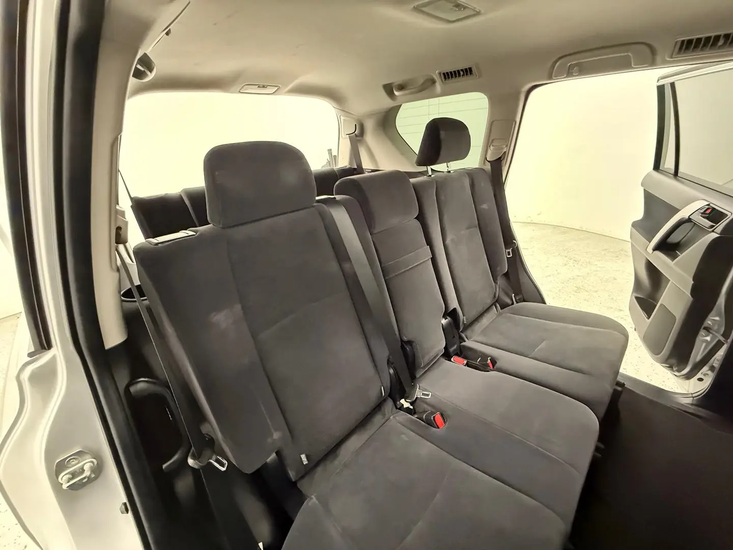 2015 Toyota Landcruiser Prado Gallery Image 17