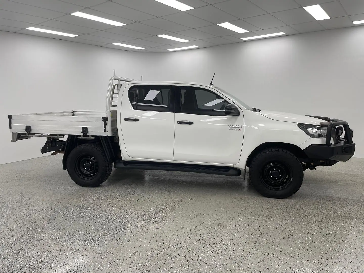 2020 Toyota Hilux Gallery Image 2