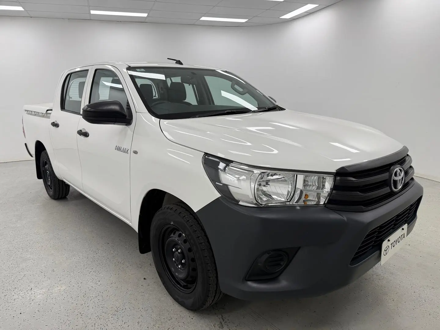 2018 Toyota Hilux Gallery Image 1