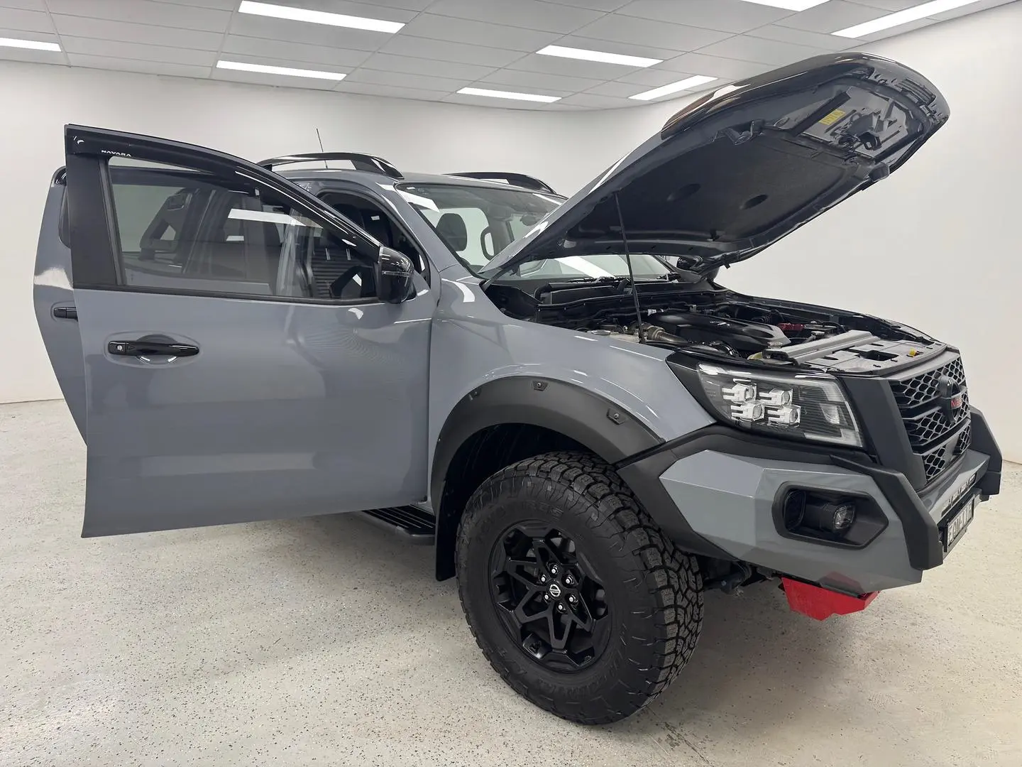 2021 Nissan Navara Gallery Image 7