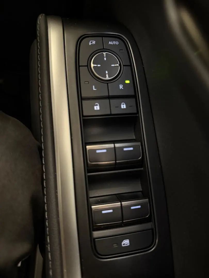 2025 Lexus GX Gallery Image 38