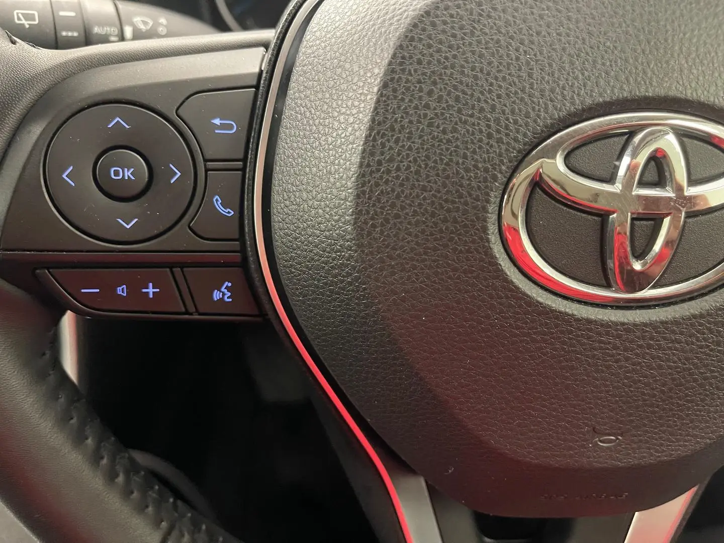 2021 Toyota RAV4 Gallery Image 32