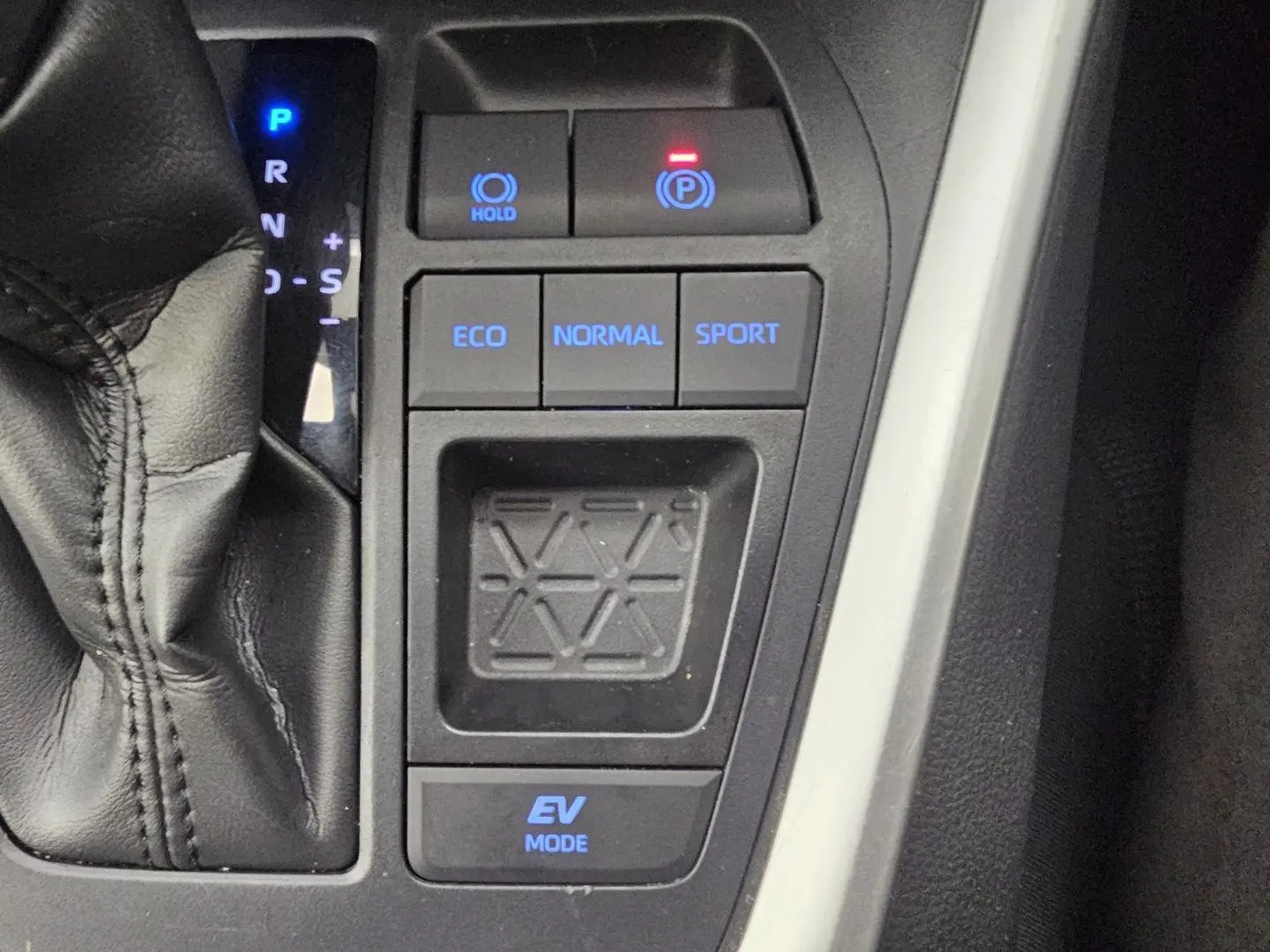 2022 Toyota RAV4 Gallery Image 34