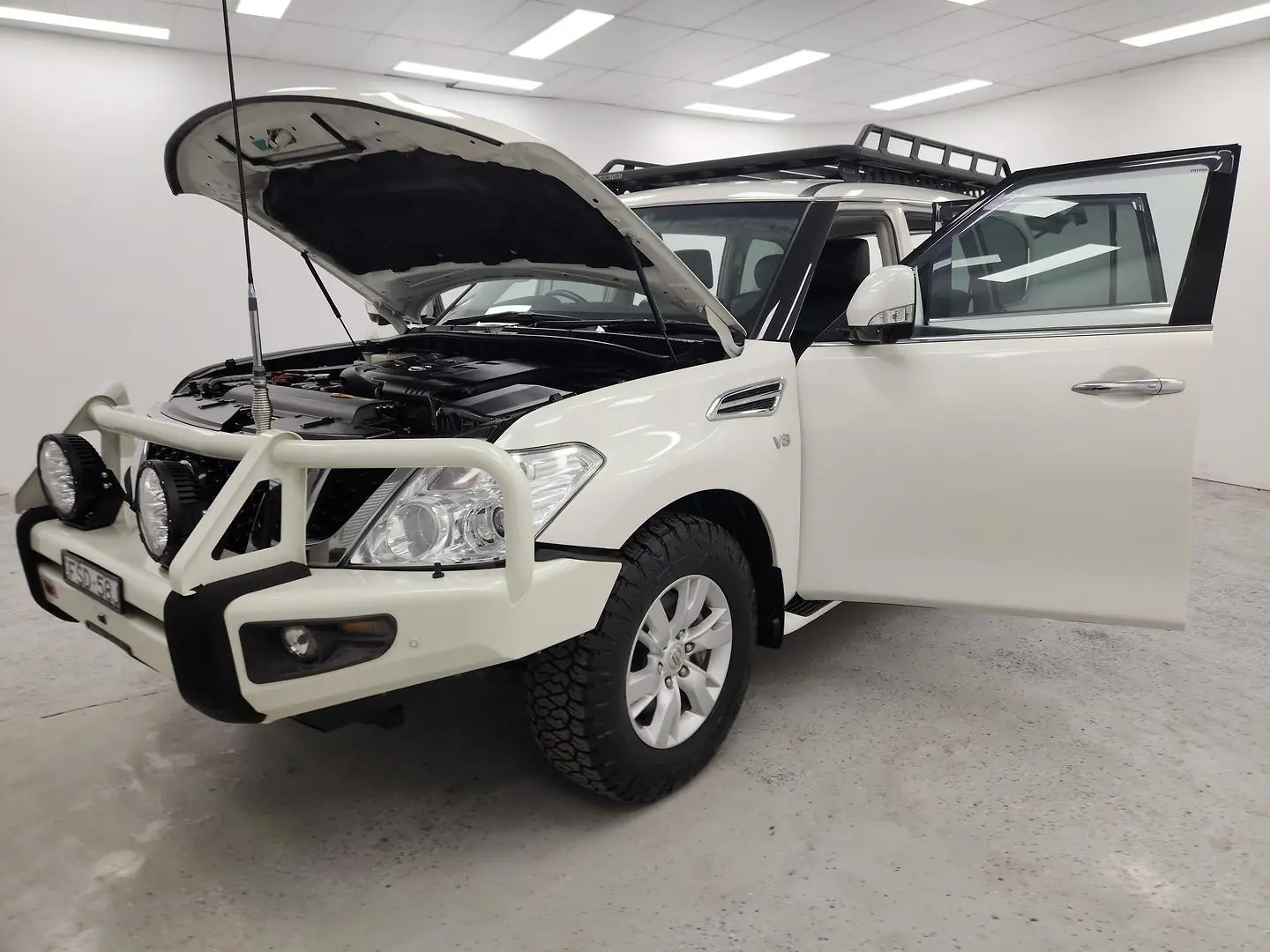 2016 Nissan Patrol Gallery Image 14