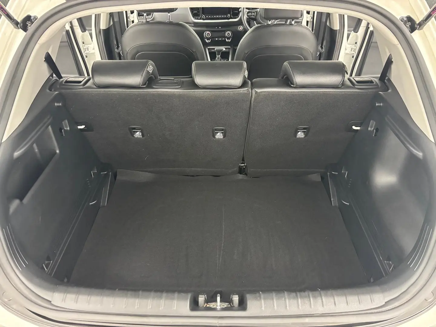 2022 Kia Stonic Gallery Image 19