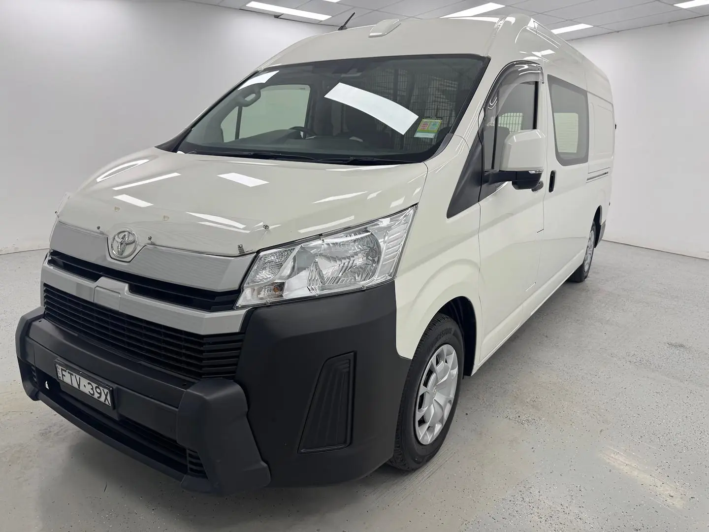 2023 Toyota Hiace Gallery Image 6
