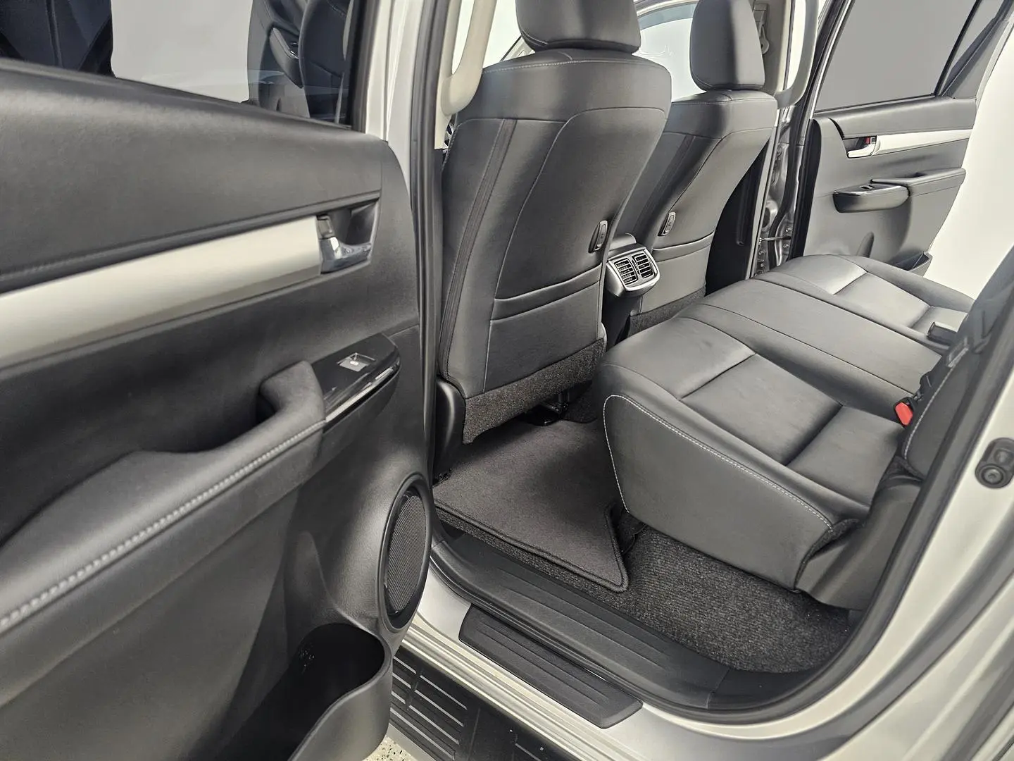 2021 Toyota Hilux Gallery Image 14