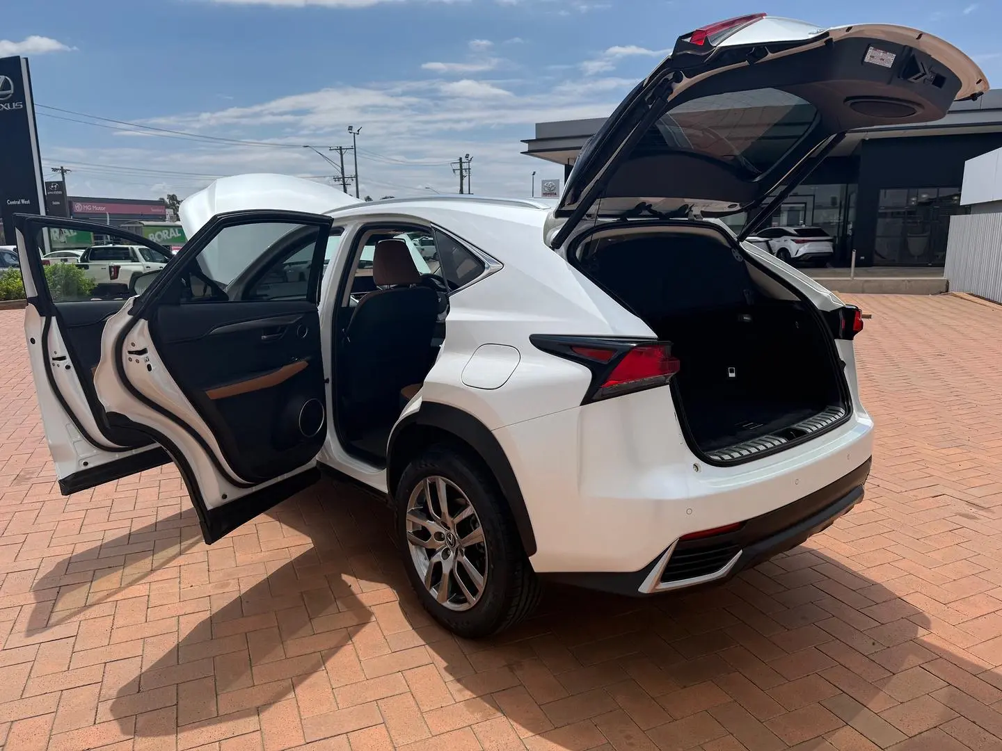 2019 Lexus NX Gallery Image 12