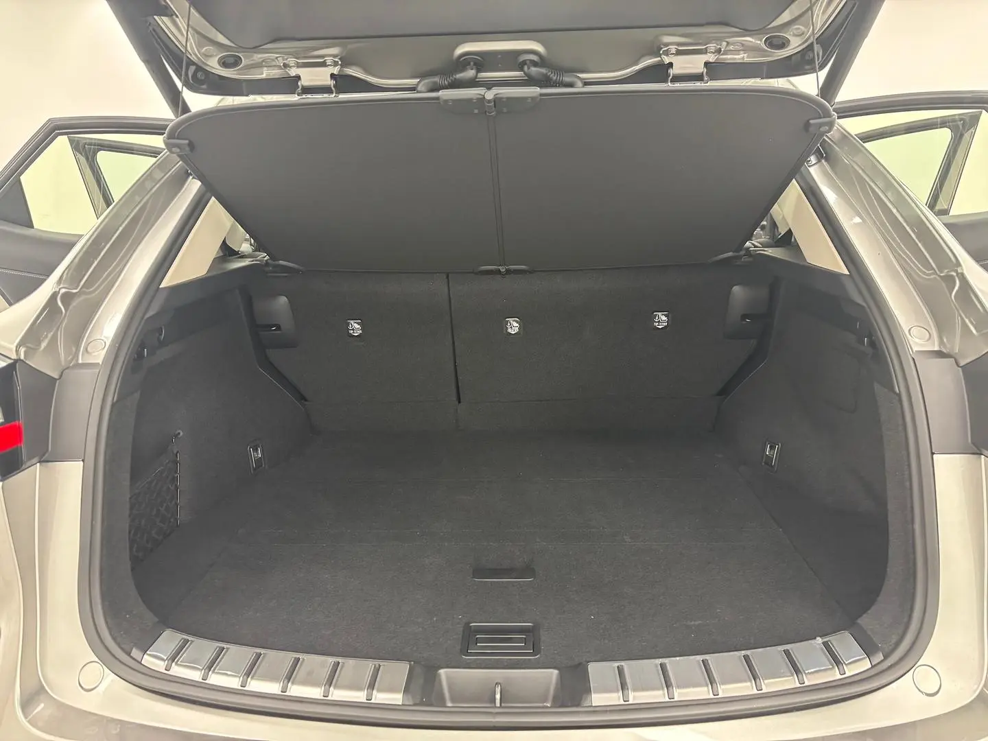 2025 Lexus NX Gallery Image 20