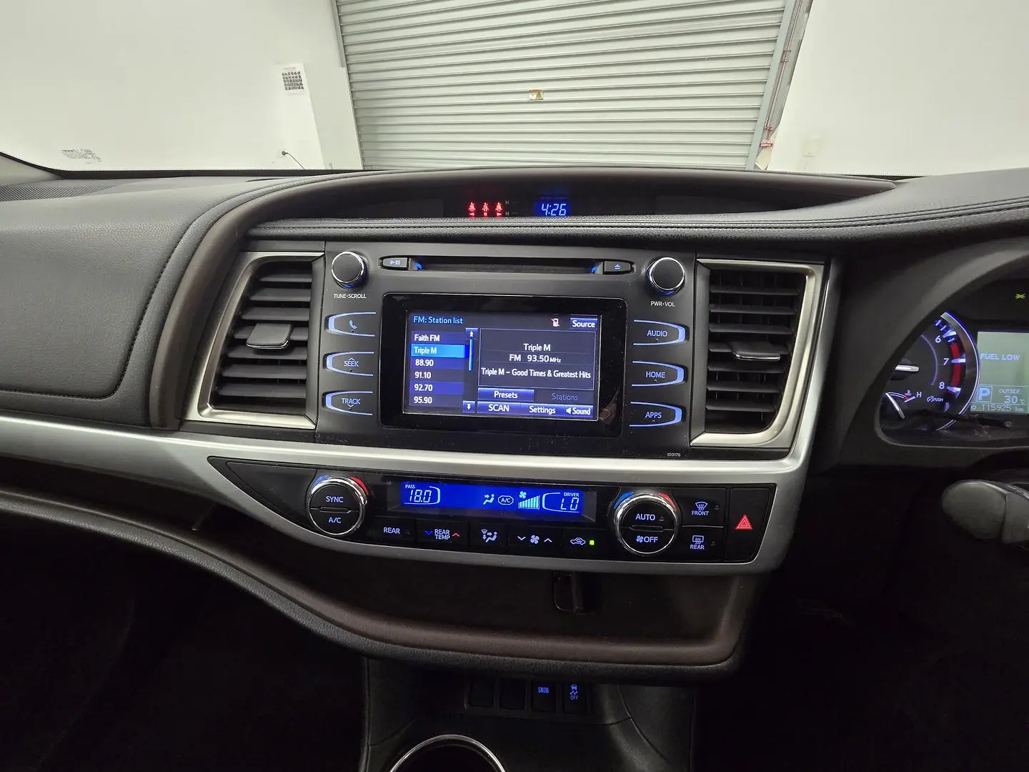 2015 Toyota Kluger Gallery Image 18