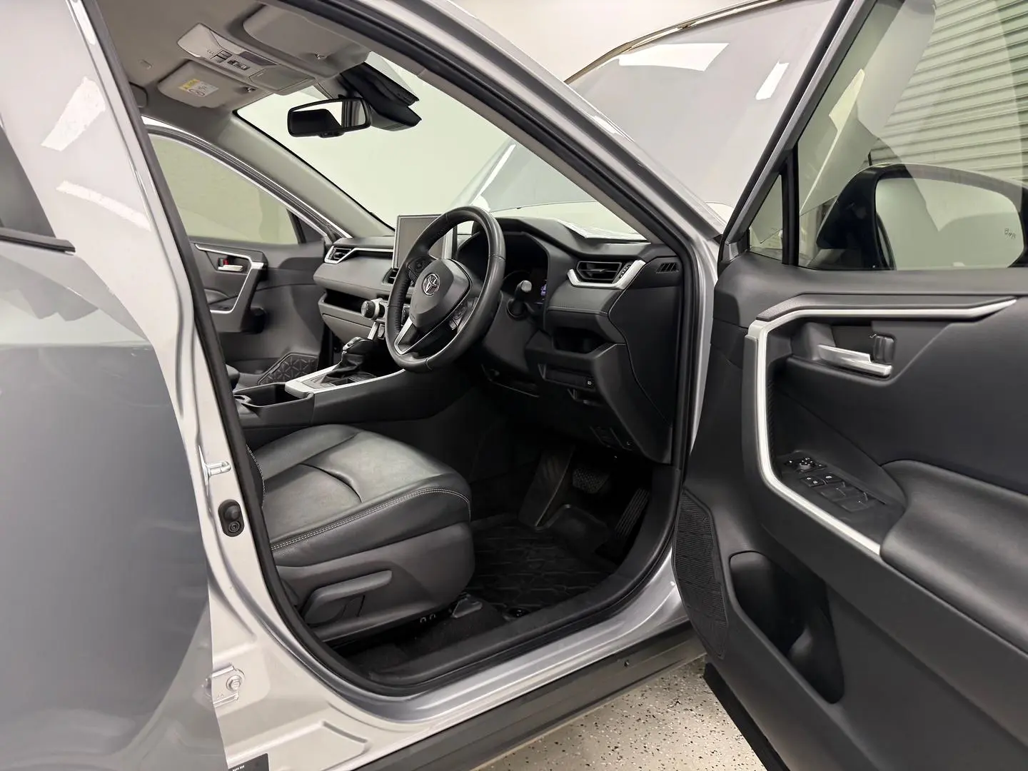 2023 Toyota RAV4 Gallery Image 19