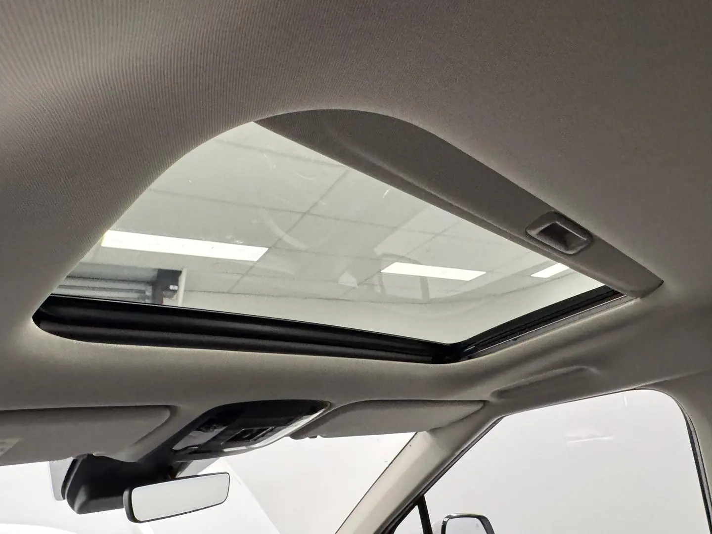 2023 Kia Carnival Gallery Image 33