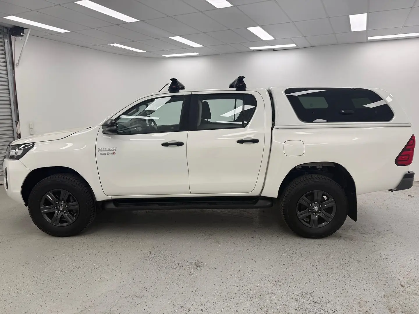 2021 Toyota Hilux Gallery Image 6