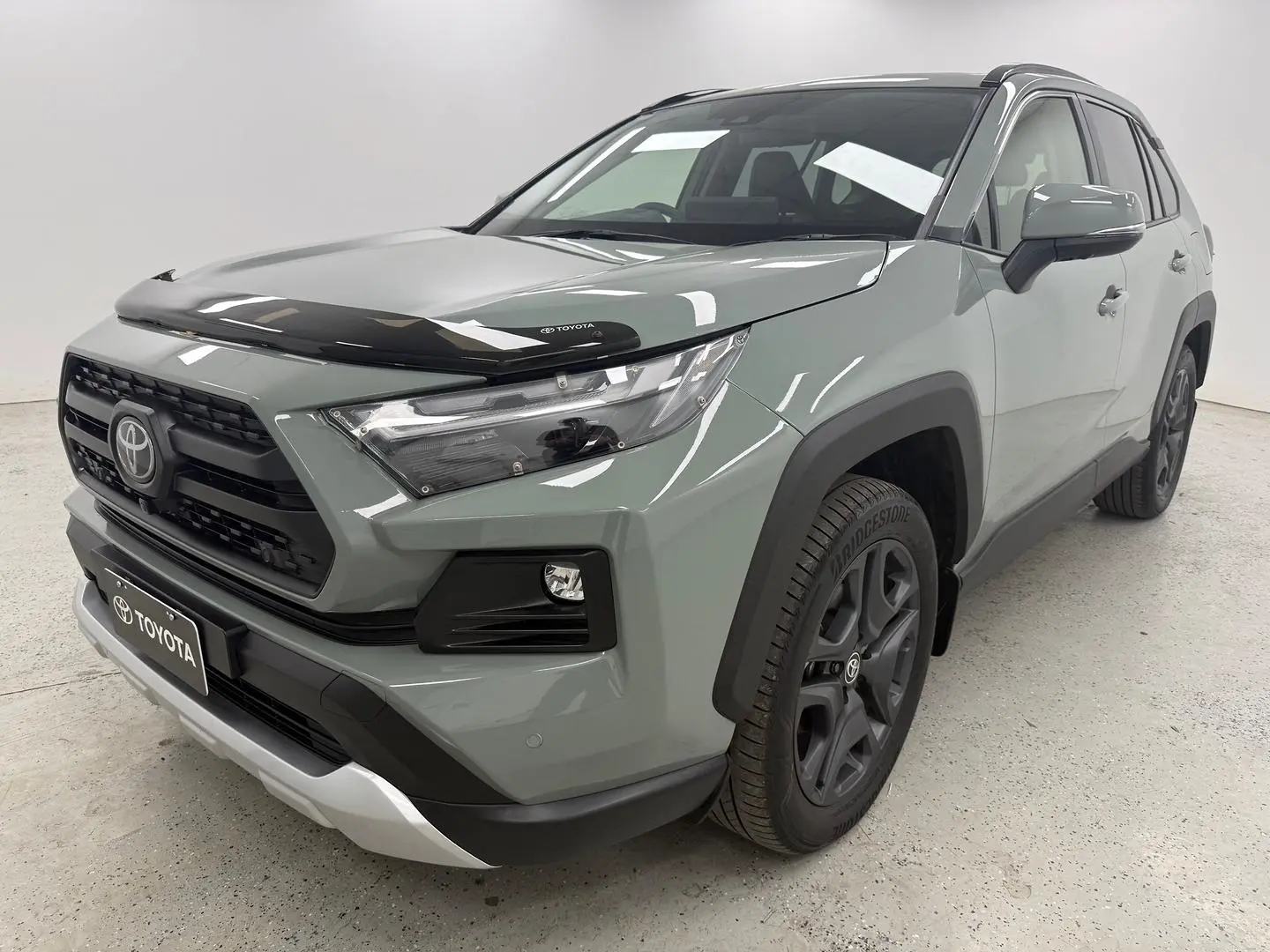 2023 Toyota RAV4 Gallery Image 7