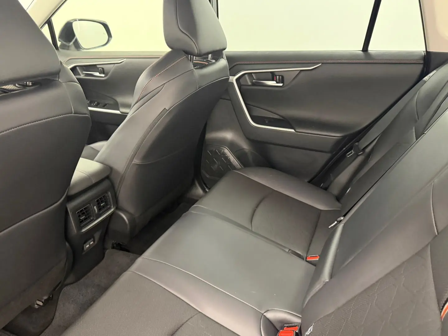 2024 Toyota RAV4 Gallery Image 25