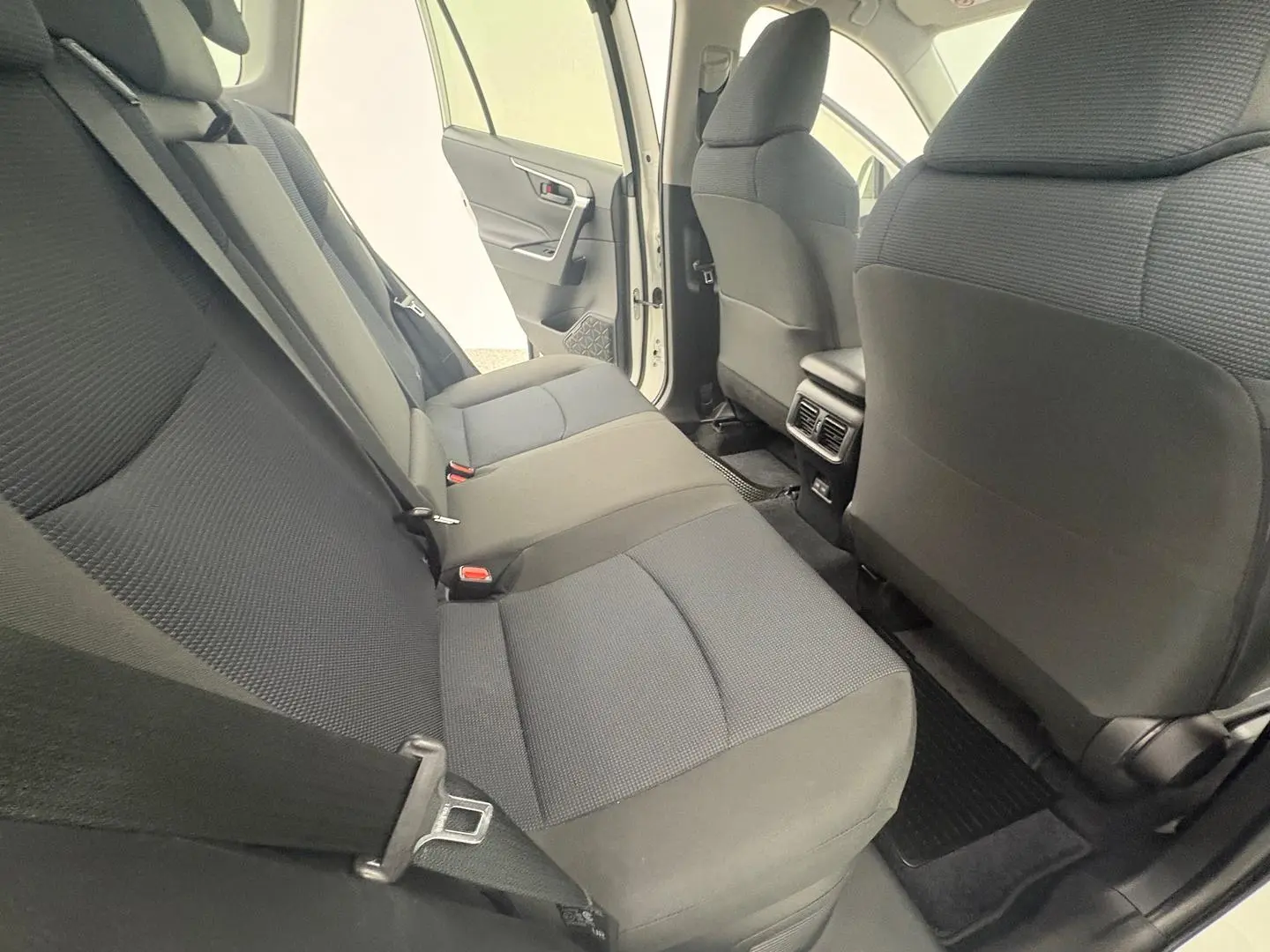 2024 Toyota RAV4 Gallery Image 19