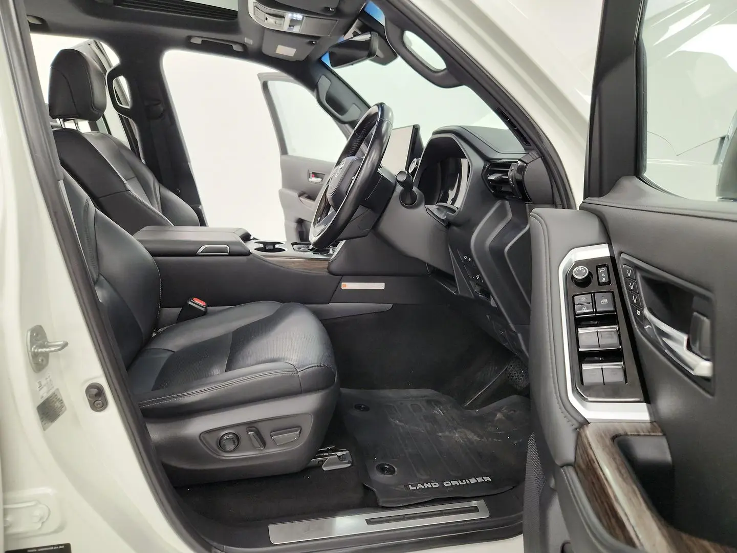 2022 Toyota Landcruiser Gallery Image 21