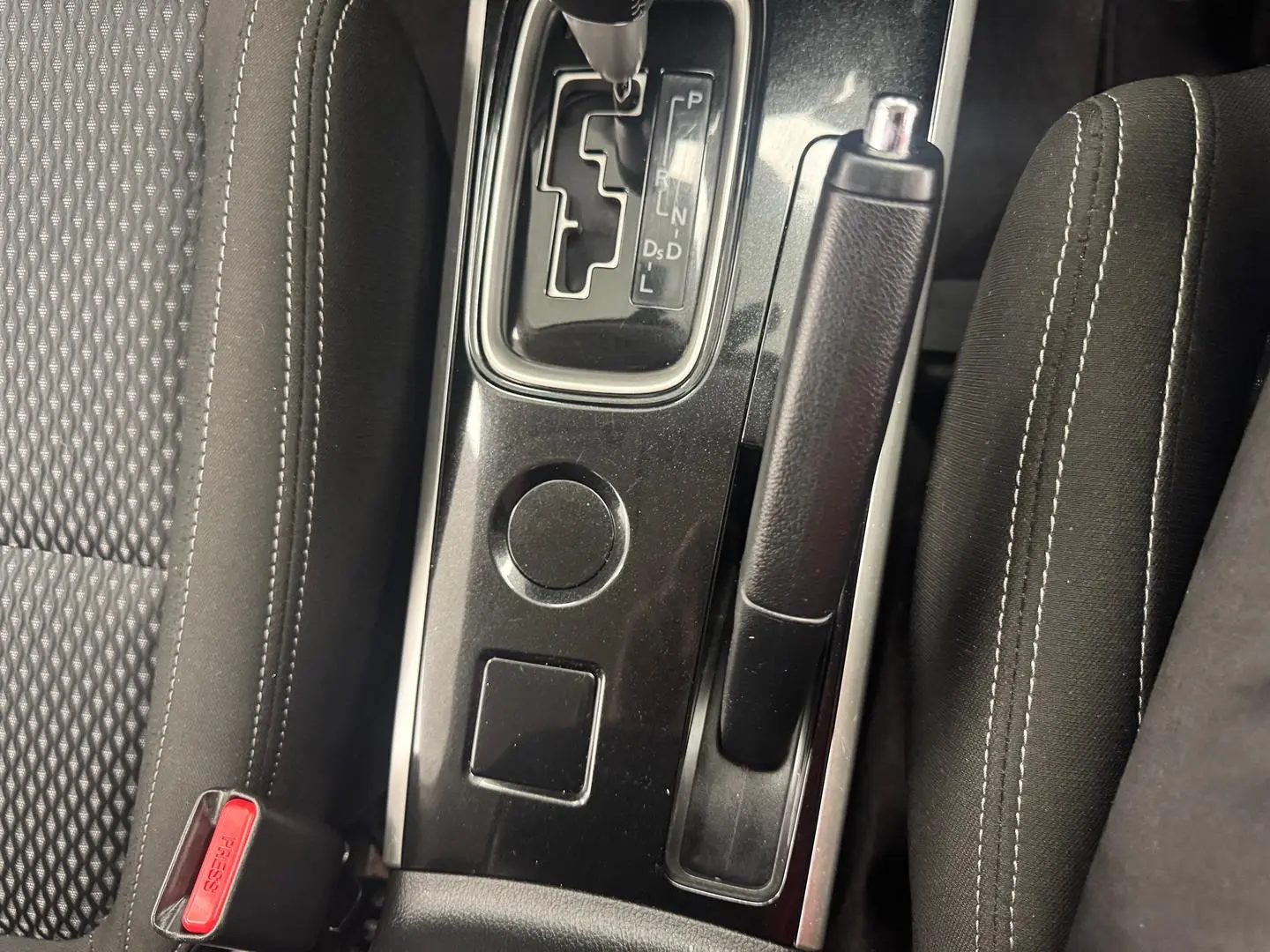 2018 Mitsubishi Outlander Gallery Image 24