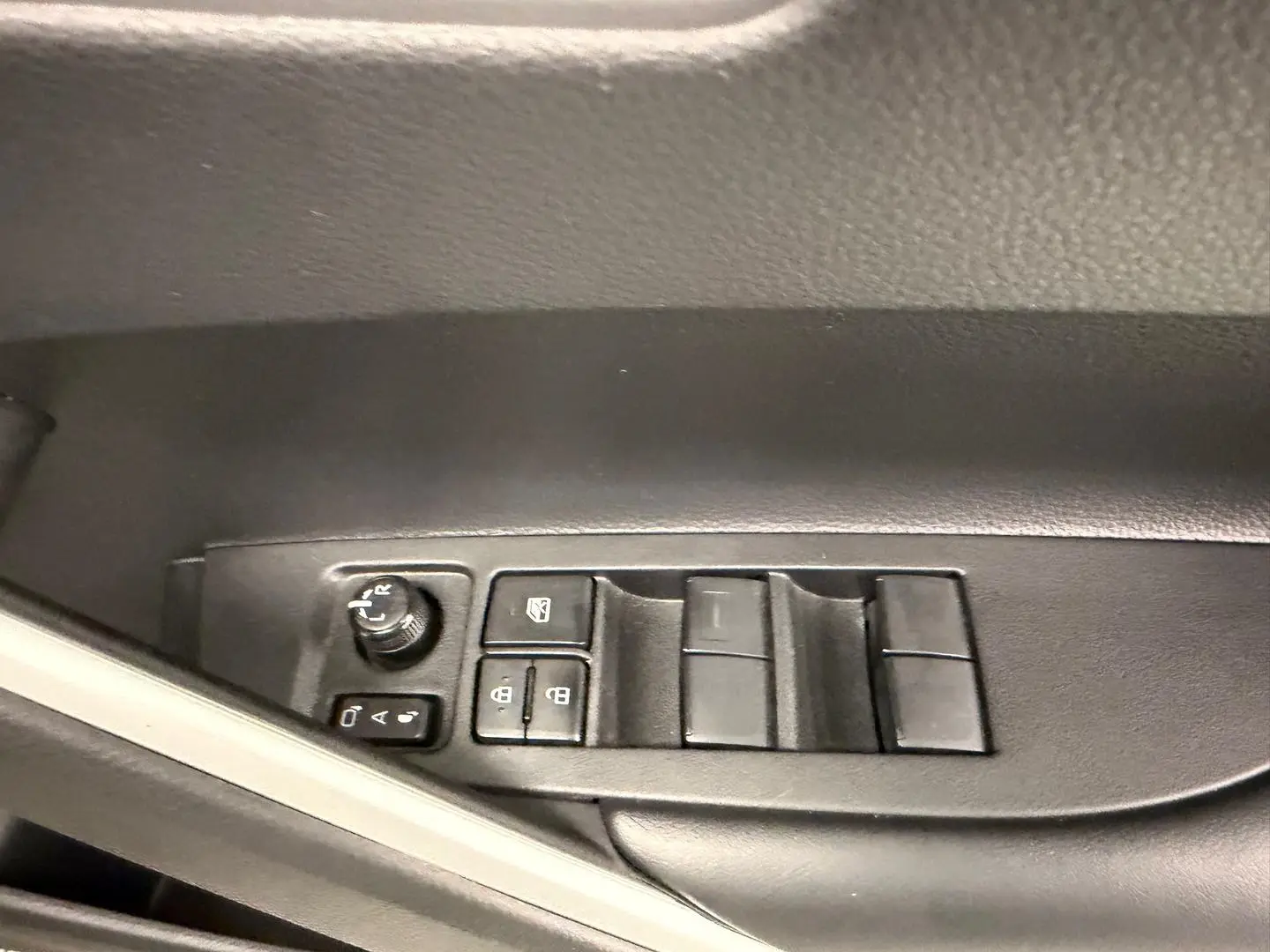 2023 Toyota Corolla Cross Gallery Image 21