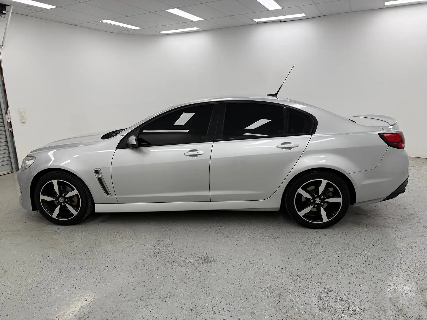 2017 Holden Commodore Gallery Image 6