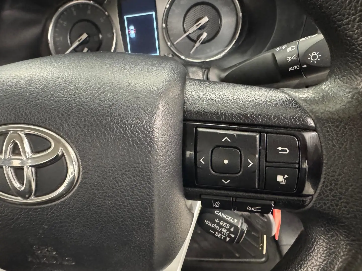 2021 Toyota Hilux Gallery Image 15
